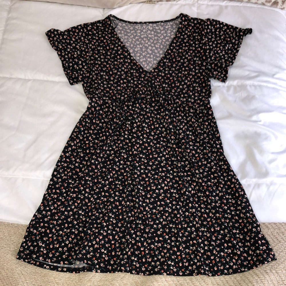 Aeropostale Dark Floral Patterned Top
